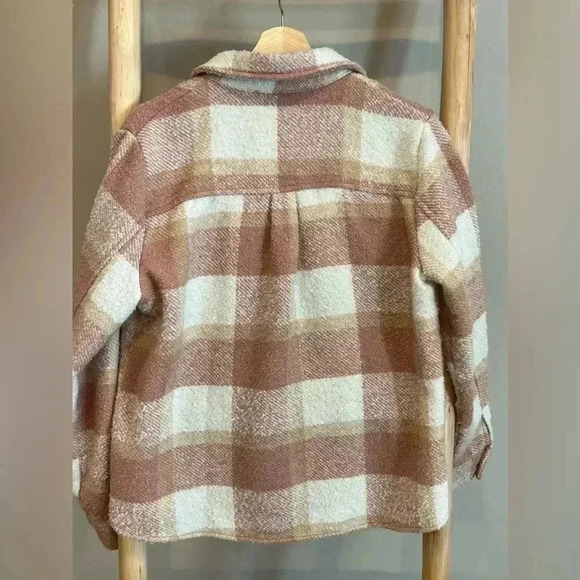 Blue B Med plaid shacket boucle pink/white/cream snap button front top pockets - Picture 2 of 7
